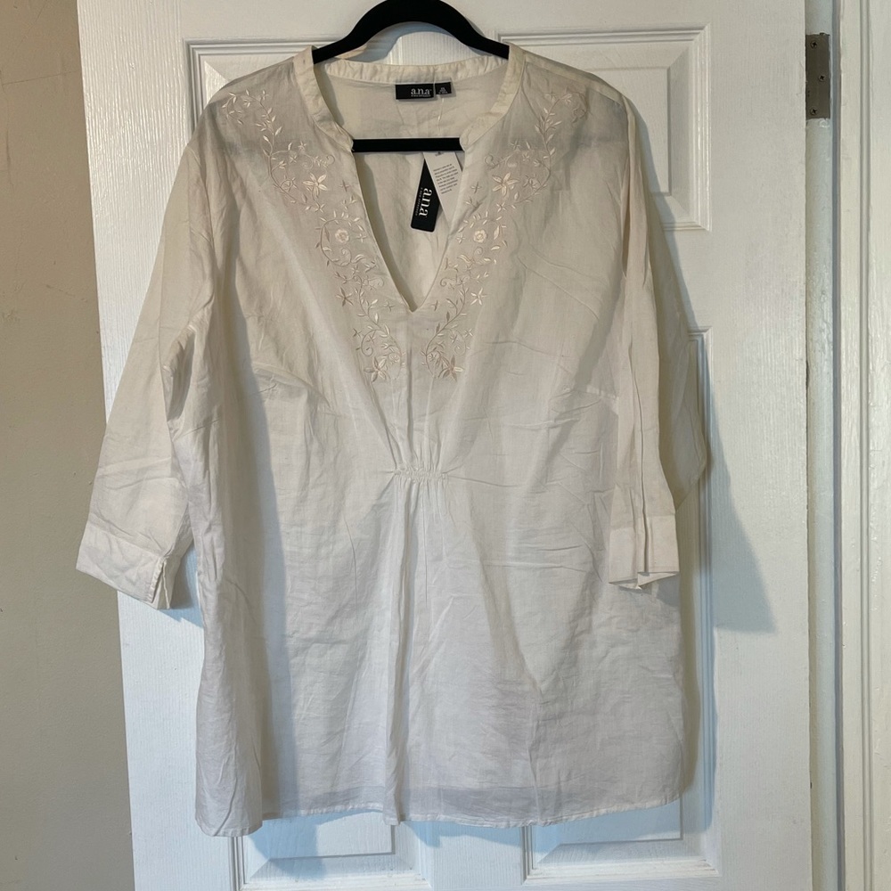 NWT- ANA - Cool White V-Neck Top Size - 2X